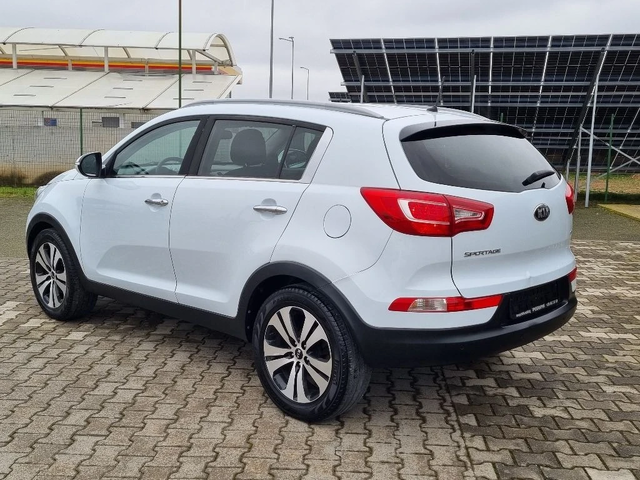 Kia Sportage 1.7 диз.115к.с. - автомобили, коли, обяви за нови и употребявани 9