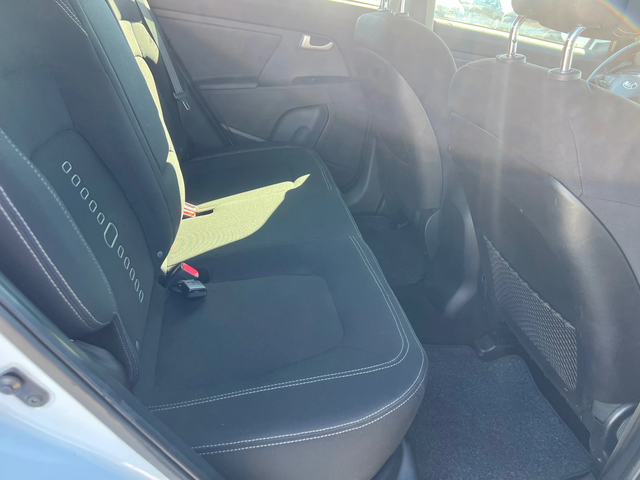 Kia Sportage 1.7 CRDI - автомобили, коли, обяви за нови и употребявани 12