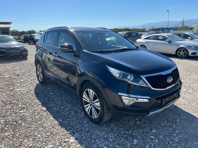Kia Sportage 2.0 CRDI 4X4 - автомобили, коли, обяви за нови и употребявани 2