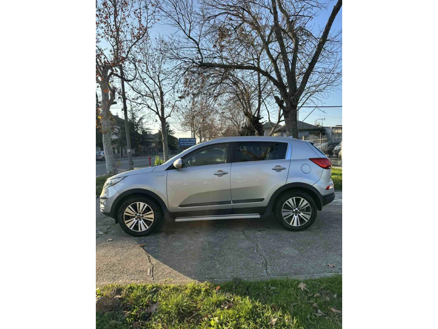 Kia Sportage - автомобили, коли, обяви за нови и употребявани 12