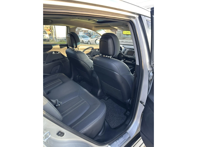 Kia Sportage - автомобили, коли, обяви за нови и употребявани 9