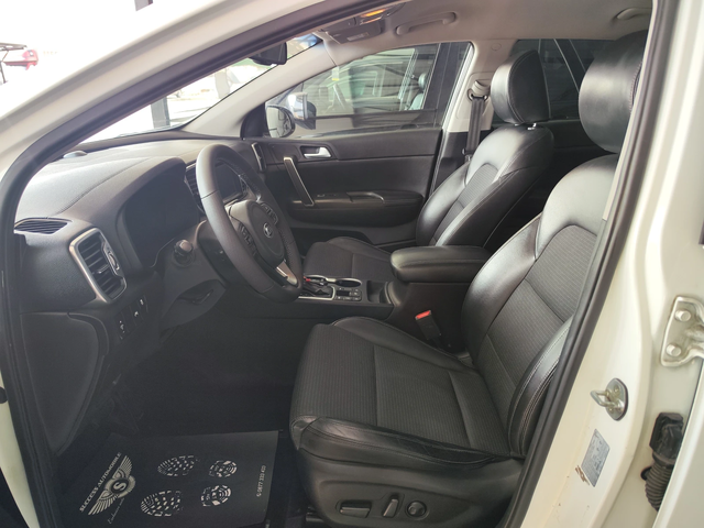 Kia Sportage 2.0* CAMERA* 4x4* LEDD* LIZING - автомобили, коли, обяви за нови и употребявани 4