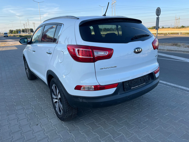 Kia Sportage 1.7 Diesel - автомобили, коли, обяви за нови и употребявани 4