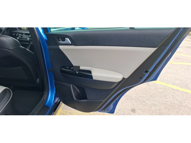 Kia Sportage GT line distronic!Няма друга такава!Корейски Лукс - автомобили, коли, обяви за нови и употребявани 13