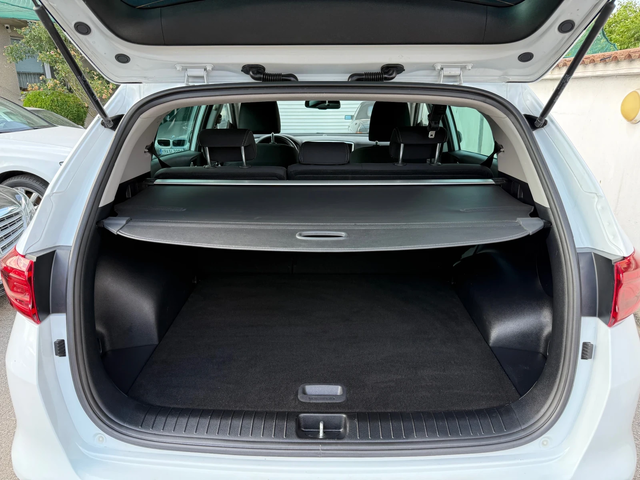 Kia Sportage 1.6GDI ГАЗОВ ИНЖЕКЦИОН - автомобили, коли, обяви за нови и употребявани 15