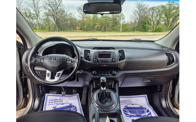 Kia Sportage 2.0 CRDI, 4x4 - автомобили, коли, обяви за нови и употребявани 12