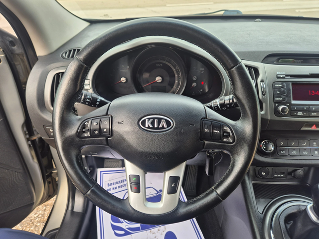 Kia Sportage 2.0 CRDI, 4x4 - автомобили, коли, обяви за нови и употребявани 13