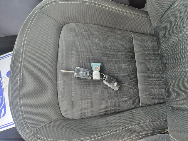 Kia Sportage 2.0 CRDI, 4x4 - автомобили, коли, обяви за нови и употребявани 15