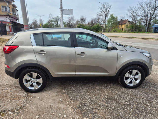 Kia Sportage 2.0 CRDI, 4x4 - автомобили, коли, обяви за нови и употребявани 7