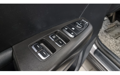 Kia Sportage 2.0 2WD PRESTIGE autogeorge.com - автомобили, коли, обяви за нови и употребявани 16