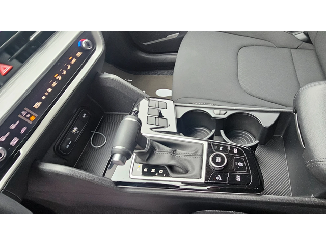 Kia Sportage 1.6TURBO-GDI - автомобили, коли, обяви за нови и употребявани 9