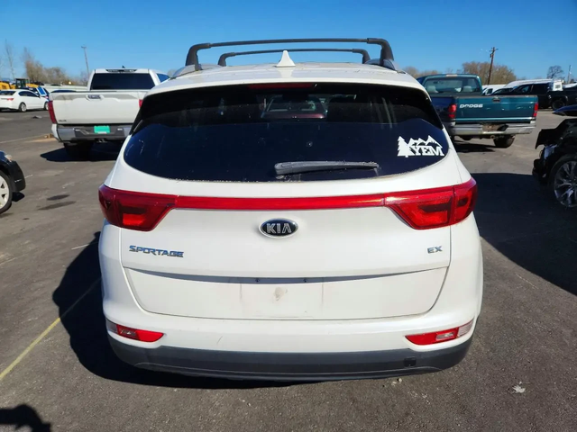 Kia Sportage EX - автомобили, коли, обяви за нови и употребявани 5