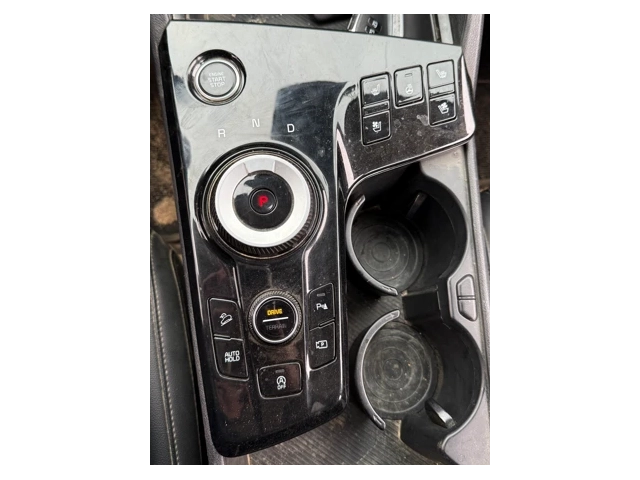 Kia Sportage 2.0 CRDI 4x4 - OЧАКВАН ВНОС - автомобили, коли, обяви за нови и употребявани 3