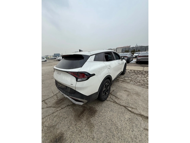 Kia Sportage 2.0 CRDI 4x4 - OЧАКВАН ВНОС - автомобили, коли, обяви за нови и употребявани 1