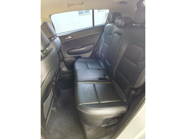 Kia Sportage 1.6 CRDI 4x4 - автомобили, коли, обяви за нови и употребявани 16