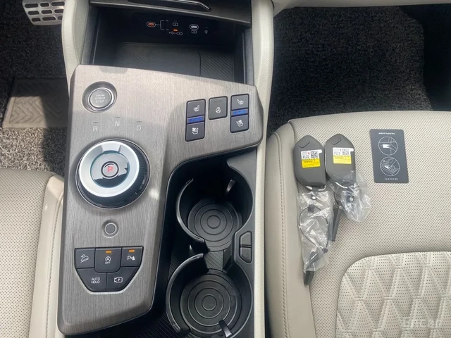 Kia Sportage 2025* 8916 км* SIGNATURE X-LINE* ОБДУХ* DIS* КРАЙН - автомобили, коли, обяви за нови и употребявани 8