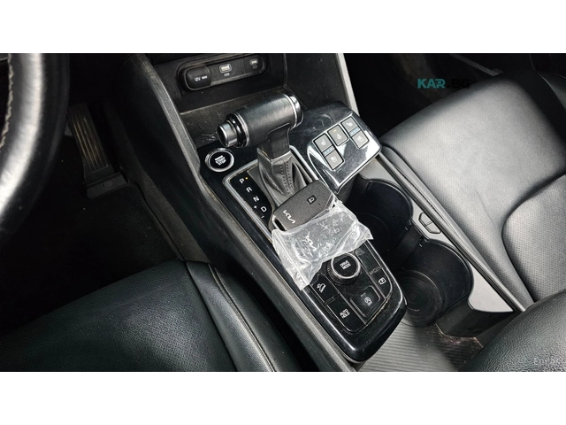 Kia Sportage 2.0 2WD Prestige - автомобили, коли, обяви за нови и употребявани 6