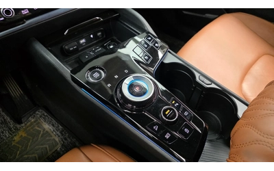 Kia Sportage 2.0 CRDi 4WD Signature Gravity - автомобили, коли, обяви за нови и употребявани 6
