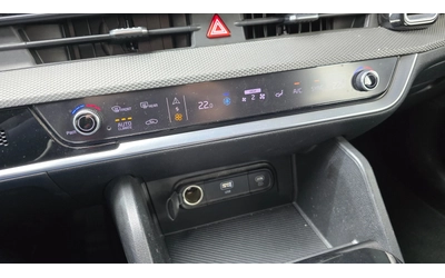 Kia Sportage 1.6 T-GDI Trendy | Адаптивен круиз | Навигация | К - автомобили, коли, обяви за нови и употребявани 12