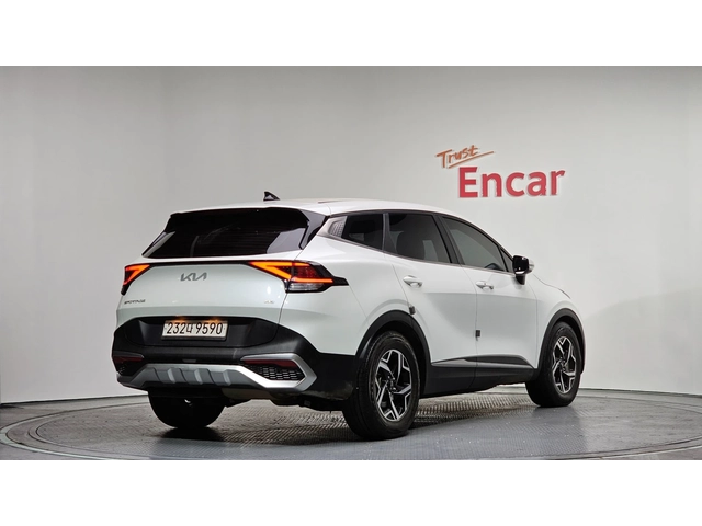 Kia Sportage 2.0 CRDi 4WD Trendy| Навигация| LED Фарове| Cruise - автомобили, коли, обяви за нови и употребявани 1