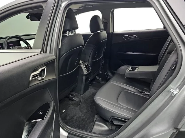 Kia Sportage 2.0 2Wd Prestige - САМО 30% АВАНС - автомобили, коли, обяви за нови и употребявани 11