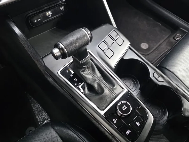 Kia Sportage 2.0 2Wd Trendy - САМО 30% АВАНС - автомобили, коли, обяви за нови и употребявани 8