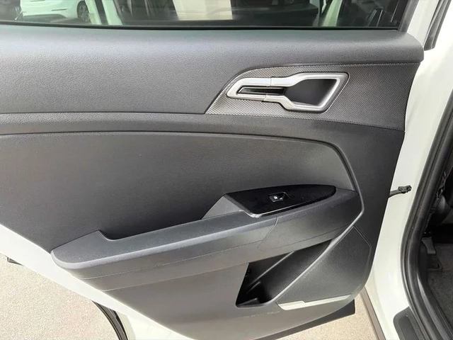Kia Sportage 2.0 2Wd Prestige - САМО 30% АВАНС - автомобили, коли, обяви за нови и употребявани 16