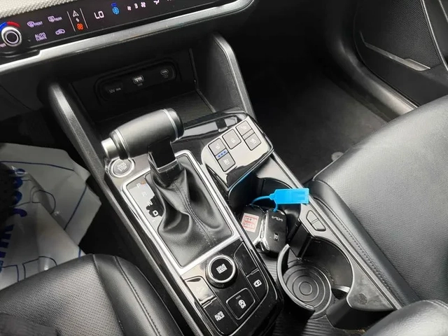 Kia Sportage 2.0 2Wd Prestige - САМО 30% АВАНС - автомобили, коли, обяви за нови и употребявани 8
