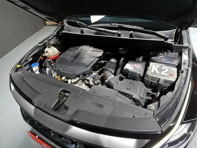 Kia Sportage 2.0 CRDi 4WD - автомобили, коли, обяви за нови и употребявани 5