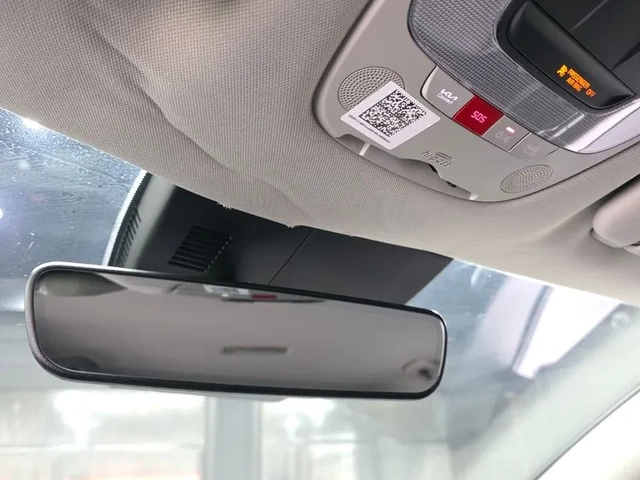 Kia Sportage 2.0 CRDi 4WD - автомобили, коли, обяви за нови и употребявани 16