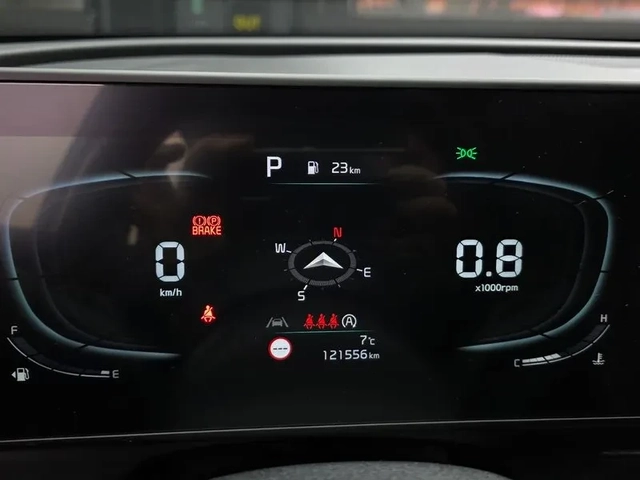 Kia Sportage 2.0 CRDi 4WD - автомобили, коли, обяви за нови и употребявани 7