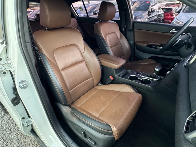 Kia Sportage 2.0D ! 2WD ! Intelligent ! - автомобили, коли, обяви за нови и употребявани 9