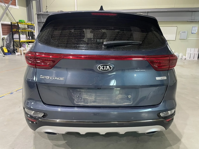 Kia Sportage 2.0D 2WD ! Intelligent ! - автомобили, коли, обяви за нови и употребявани 4