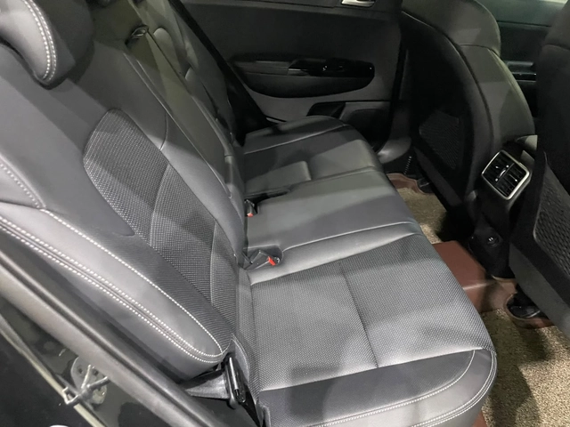 Kia Sportage 2.0D ! 2WD ! Noblesse ! - автомобили, коли, обяви за нови и употребявани 11