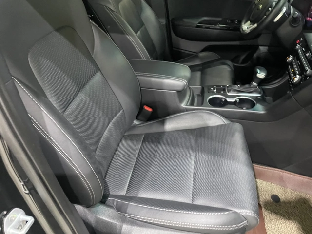 Kia Sportage 2.0D ! 2WD ! Noblesse ! - автомобили, коли, обяви за нови и употребявани 8