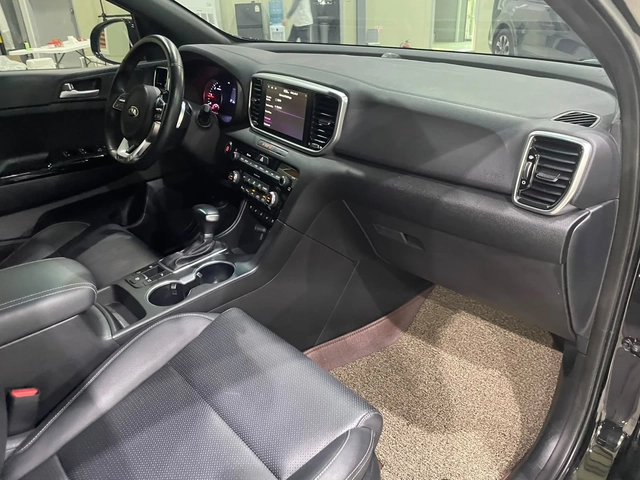 Kia Sportage 2.0D ! 2WD ! Noblesse ! - автомобили, коли, обяви за нови и употребявани 9