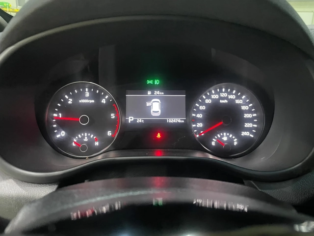 Kia Sportage 2.0D ! 2WD ! Signature ! - автомобили, коли, обяви за нови и употребявани 13