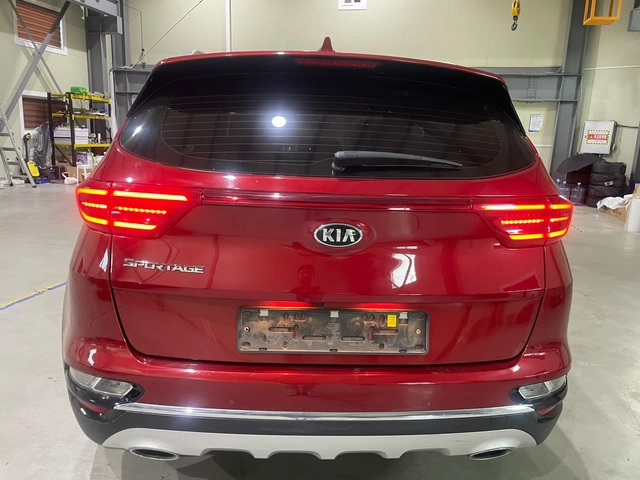 Kia Sportage 2.0D ! 2WD ! Signature ! - автомобили, коли, обяви за нови и употребявани 4