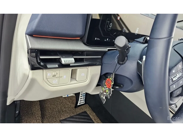 Kia Sportage Signature* 360* HUD* New 5th generation - автомобили, коли, обяви за нови и употребявани 13