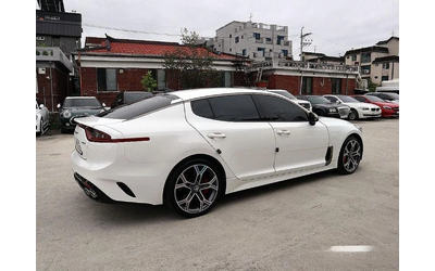 kia-stinger - 3