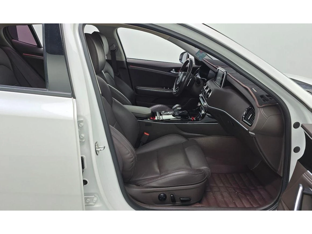 Kia Stinger 2.2 Diesel 2WD * НАЙ-ДОБРА ЦЕНА В БЪЛГАРИЯ* - автомобили, коли, обяви за нови и употребявани 10