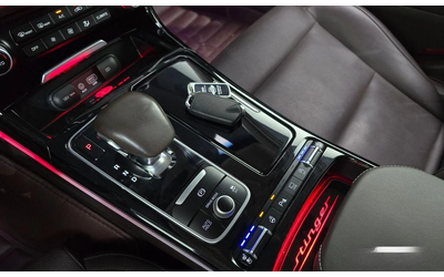 Kia Stinger 2.2 Diesel 2WD * НАЙ-ДОБРА ЦЕНА В БЪЛГАРИЯ* - автомобили, коли, обяви за нови и употребявани 8