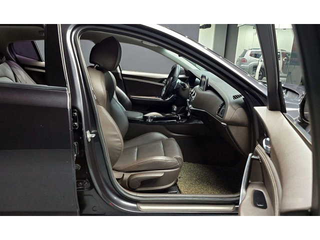 Kia Stinger 2.0 Turbo 2WD * НАЙ-ДОБРА ЦЕНА В БЪЛГАРИЯ* - автомобили, коли, обяви за нови и употребявани 9