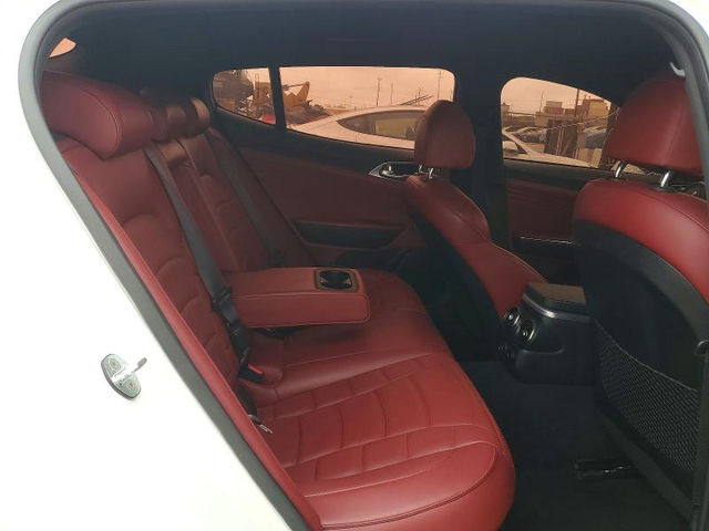 Kia Stinger 3.3L 6 Rear-wheel drive - автомобили, коли, обяви за нови и употребявани 10