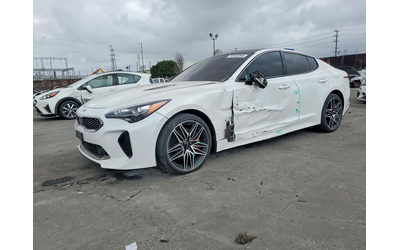 kia-stinger-3-3l-6-rear-wheel-drive - 1