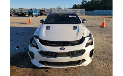 kia-stinger-3-3l-6-rear-wheel-drive - 5