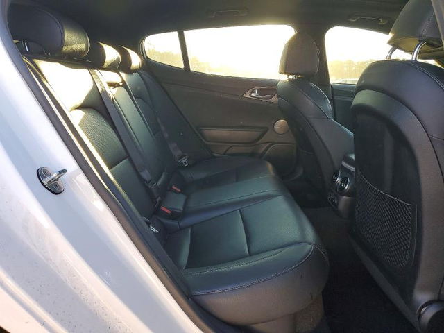 Kia Stinger 3.3L 6 Rear-wheel drive - автомобили, коли, обяви за нови и употребявани 9