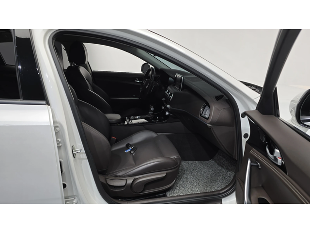 Kia Stinger 2.0T 2WD PRIME autogeorge.com - автомобили, коли, обяви за нови и употребявани 9