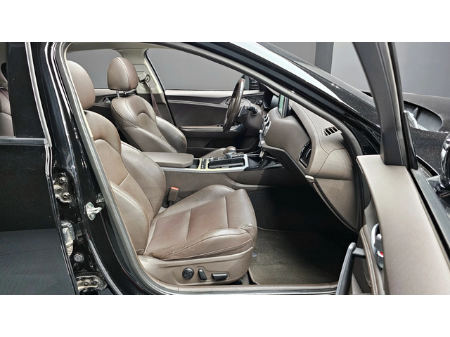 Kia Stinger 2.0T 2WD DREAM EDITION autogeorge.com - автомобили, коли, обяви за нови и употребявани 10