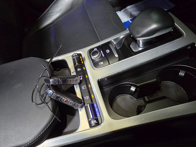 Kia Stinger 2.0T 2WD autogeorge.com - автомобили, коли, обяви за нови и употребявани 6